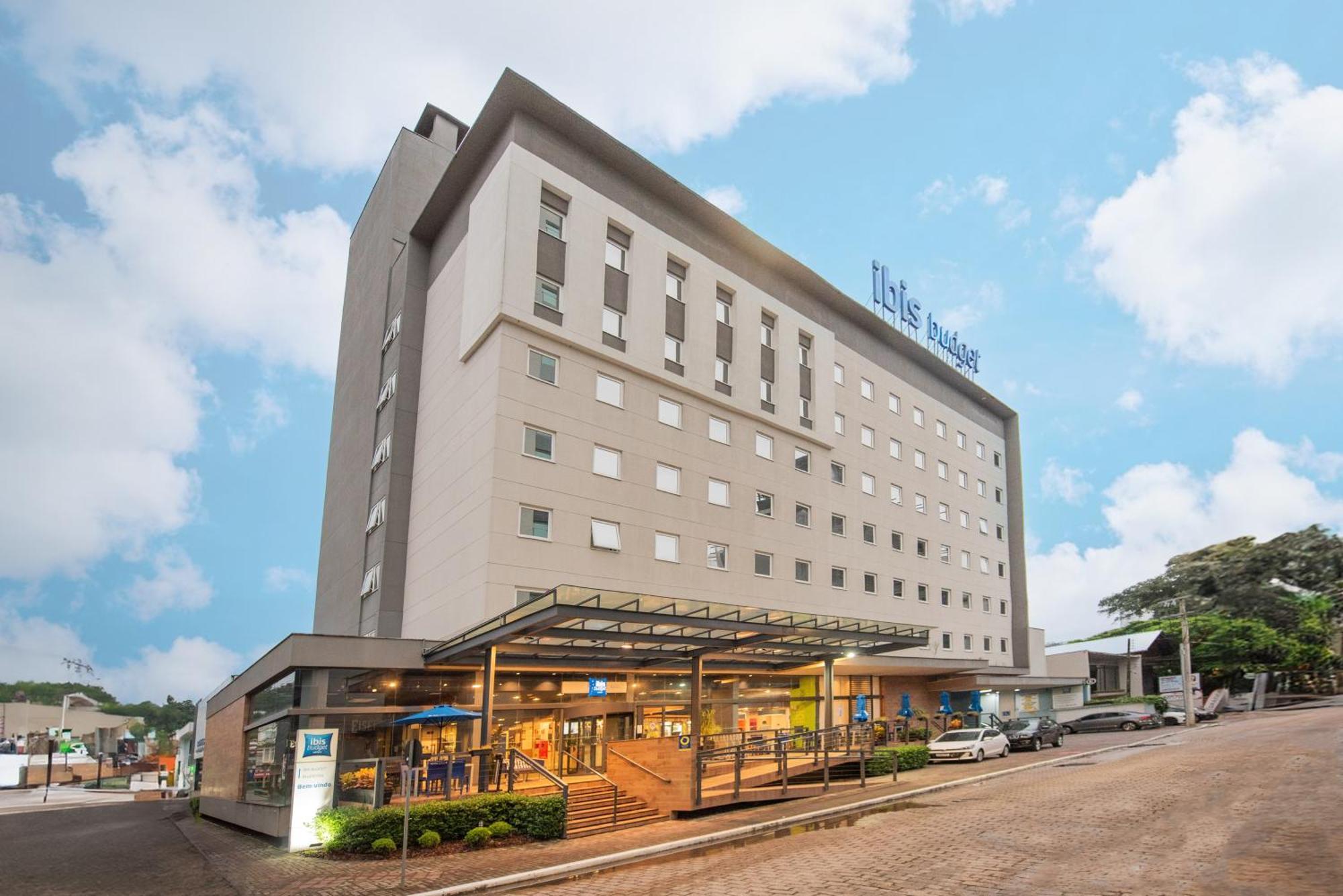 Ibis Budget Blumenau Hotel Exterior photo